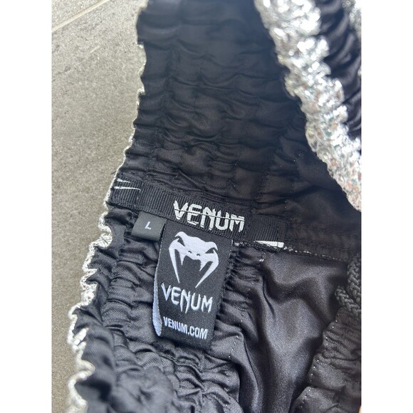 Venum Muay Tai Shorts Men's Size L Large MMA Fighter Absolute 2.0 - Picture 4 of 10
